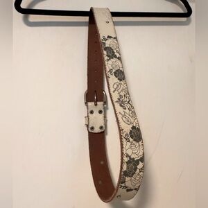 Floral Patterned White and Taupe Belt